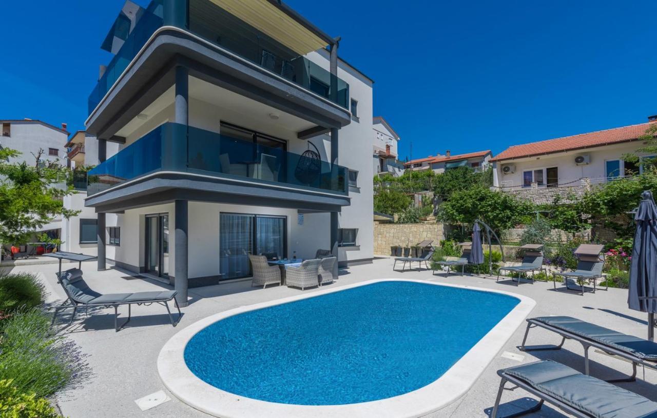Modern Apartments With Shared Pool Near The Sea بولا المظهر الخارجي الصورة