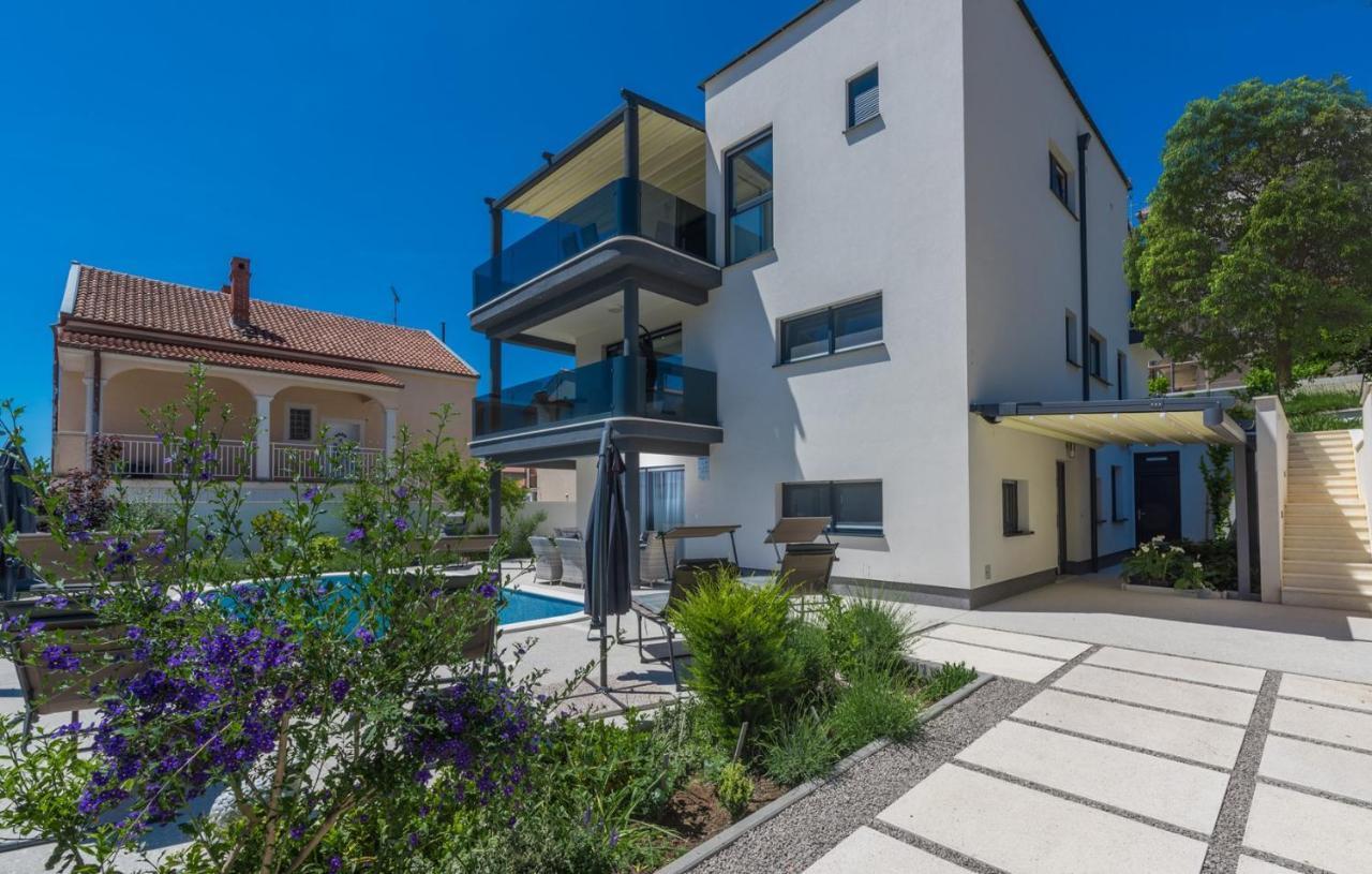 Modern Apartments With Shared Pool Near The Sea بولا المظهر الخارجي الصورة