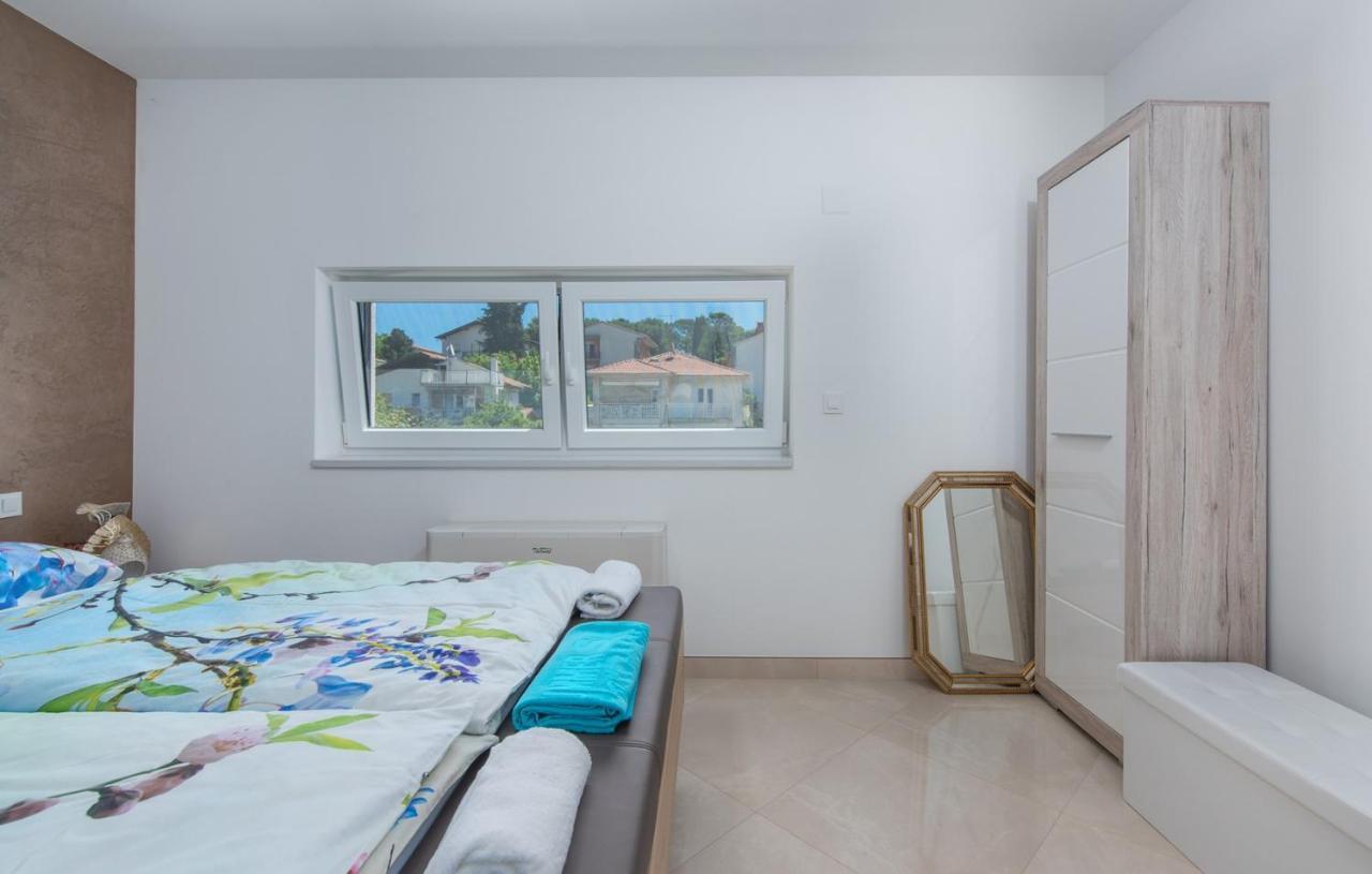 Modern Apartments With Shared Pool Near The Sea بولا المظهر الخارجي الصورة