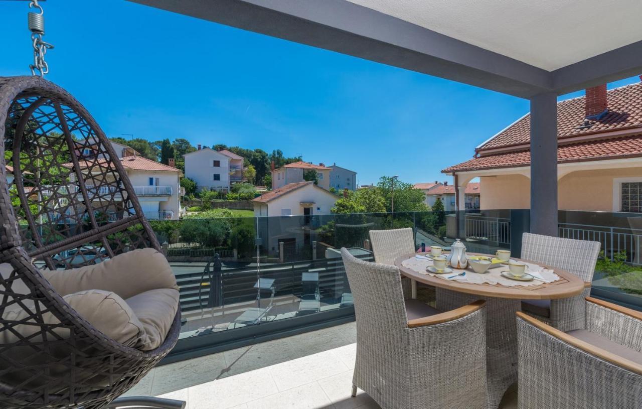 Modern Apartments With Shared Pool Near The Sea بولا المظهر الخارجي الصورة
